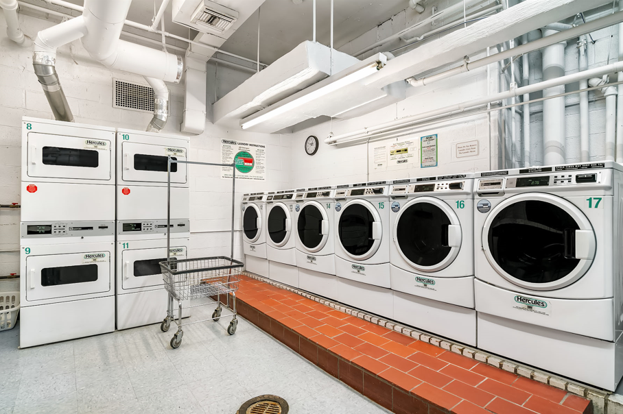 300 East 46th Street Studio-3 Beds Apartment for Rent - Photo gallery 3